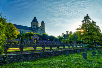 Historischer Friedhof und Kloster in Knechtsteden