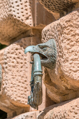 ancien anneau d'attache cheval à tête d'aigle au Palacio de Carlos V, la Alhambra