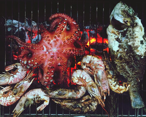 Grigliata di pesce. Frutti di mare sul grill. Cucinare. Ristorante. Orata. Pesce di mare