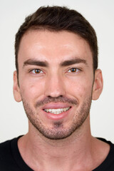 Obraz premium Portret przystojny brodaty mężczyzna na białym tle