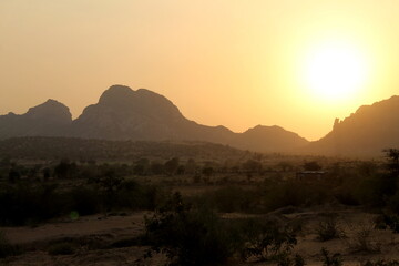Sonnenuntergang in der Wüste in Indien