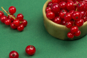 Red currants in ceramic box.