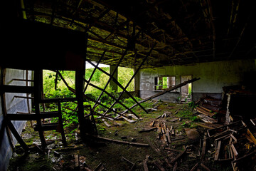 廃鉱山の独身寮跡