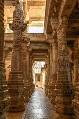 Fototapeta premium Interior view of famous Jain temple (Adinatha temple) in Ranakpur, Rajasthan, India.