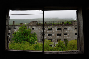 廃鉱山のアパート跡