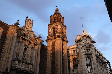 Iglesia del Templo del La Profesa sobre la calle 5 de mayo en el centro historico