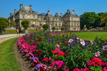 Fototapeta na wymiar Gardens and architecture in France.