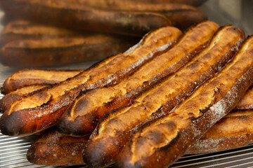 焼きたてのバゲット　フランスパン