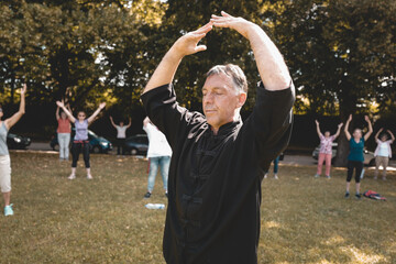 Qi Gong auf der Wiese 45