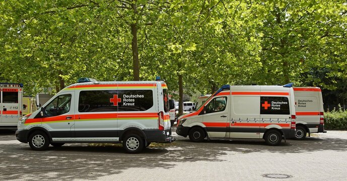Rotes Kreuz Einsatzfahrzeuge