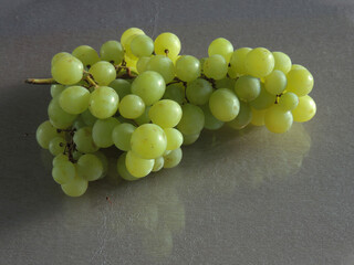 bunch of green grapes