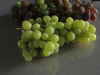 bunch of green grapes