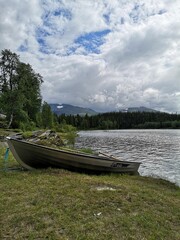 Boat at the lake