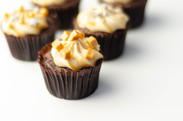 Salted caramel cupcakes, tempting little chocolate cupcakes with a baileys flavour frosting and caramel drizzle