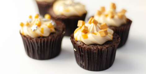 Salted caramel cupcakes, tempting little chocolate cupcakes with a baileys flavour frosting and caramel drizzle