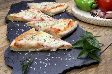 Una pizza