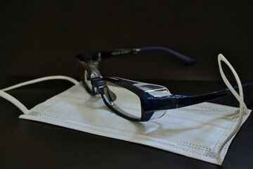 飛沫対策　メガネ型ゴーグル＆マスク　予防策