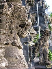 Fototapeta na wymiar Traditional Balinese sculpture for decoration. 