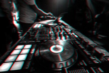professional DJ controller for mixing electronic music