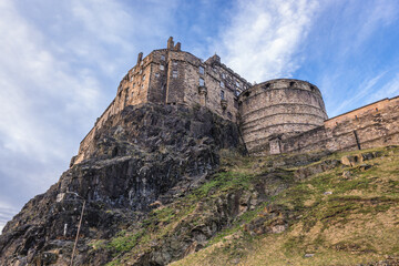 Fototapeta premium Walls of castle, main landmark in the Old Town of Edinburgh city, Scotland, UK