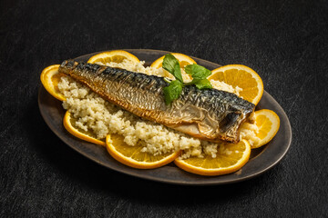 クスクスと岩塩焼きのサバ　北アフリカ／中東料理 couscous and salt mackerel