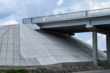 Reinforcing bridge pillars with concrete blocks