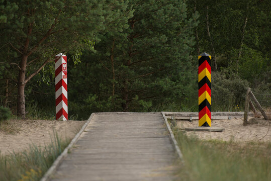 Grenzstreifen, Grenze, Grenzstein