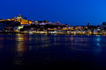 Obraz premium Vila Nova de Gaia, Porto at dusk, Northern Portugal