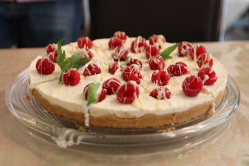 cake with strawberries