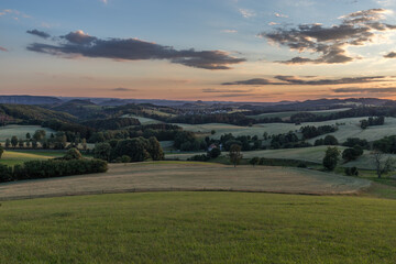 Fototapeta na wymiar Panorama des Elbsandsteingebirges im Sonnenuntergang
