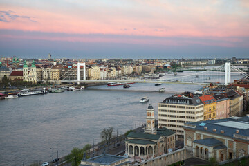 Obraz premium Elisabeth bridge over Danube river in Budapest. Hungary
