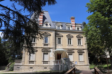 La mairie de Sainte Foy Les Lyon vue de l'extérieur, ville de Sainte Foy Les Lyon, département du Rhône, France