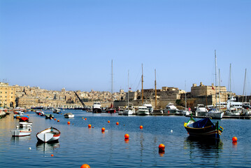 Obraz premium Malta 2005 : Sea View Of Baie De La Valette In Malta