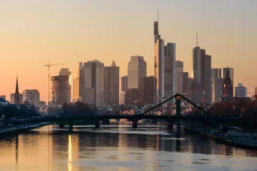 die skyline von frankfurt am main am abend © Th. Hollensteiner