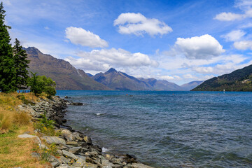 The view from the City Park in Queenstown looking out over Lake Wakatipu and the mountains around. Queenstown, New Zealand.
