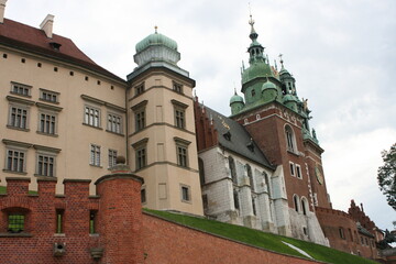Fototapeta na wymiar Wawelschloss in Krakow. Wawelhügel. Zamek na Wawelu. Cracow.