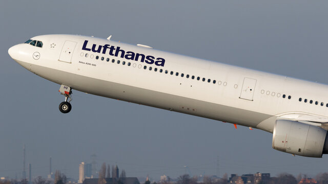 DUSSELDORF, GERMANY - DEC 16, 2016: Lufthansa Airbus A324 aircraft departing from Dusseldorf airport.