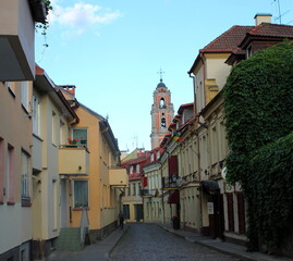 Fototapeta na wymiar Narrow street in old town