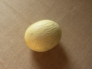 Yellow color whole ripe Netted Muskmelon
