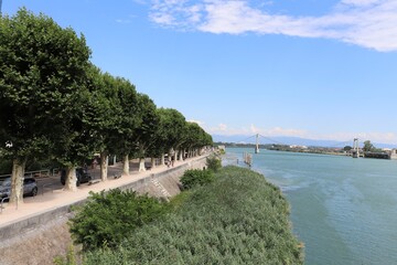 Le village de Tain l'Hermitage au bord du fleuve Rhône, ville de Tain l'Hermitage, département de la Drôme, France