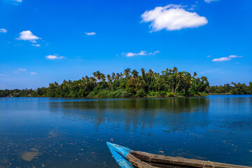 Obraz premium boat on the lake