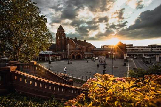 Sonnenuntergang am Gie&szlig;ener Bahnhof 