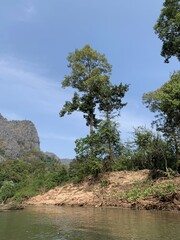 Rivi&egrave;re &agrave; Kong Lor, Laos