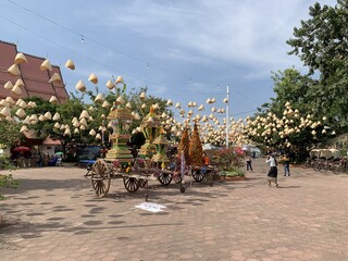 Chars de célébration fleuri à Vientiane, Laos	