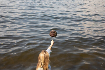 Frau in Wasser