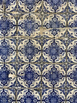 seamless damask tile pattern © Rebecca