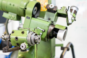 Close up adjustment tool holder of multipurpose semi auto high precision and accuracy sharpener machine for tool end mill drill insert lathe knife etc for industrial