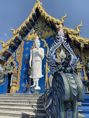 Fototapeta na wymiar Temple bleu à Chiang Rai, Thaïlande