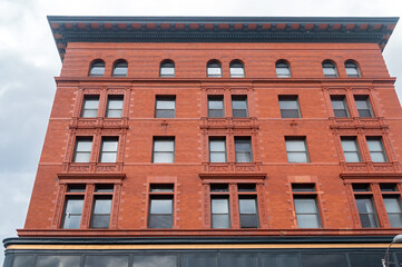 Obraz premium Wall of an ornate brick building