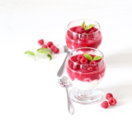 yogurt with berries